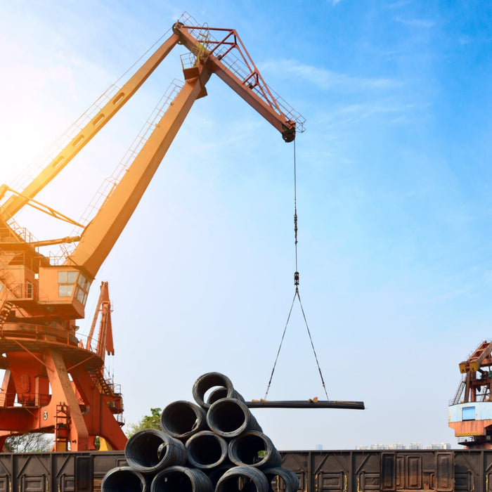 ¿Quién debe elaborar el plan de izaje en una operación de izaje de mercancía?